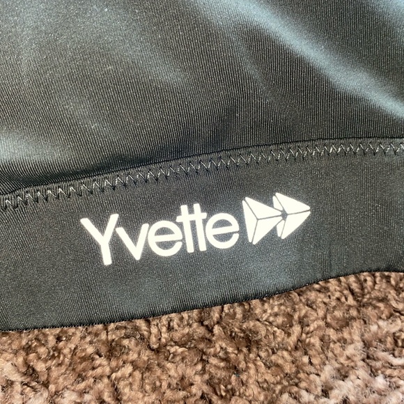 Yvette Power Crossback Sports Bra - Picture 2 of 11